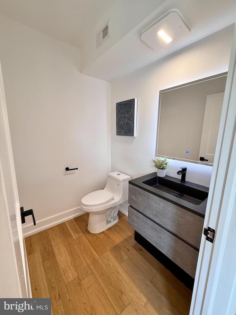 310 S ALFRED ST, ALEXANDRIA, Virginia 22314, 4 Bedrooms Bedrooms, ,3 BathroomsBathrooms,Residential,For sale,310 S ALFRED ST,VAAX2044786 MLS # VAAX2044786