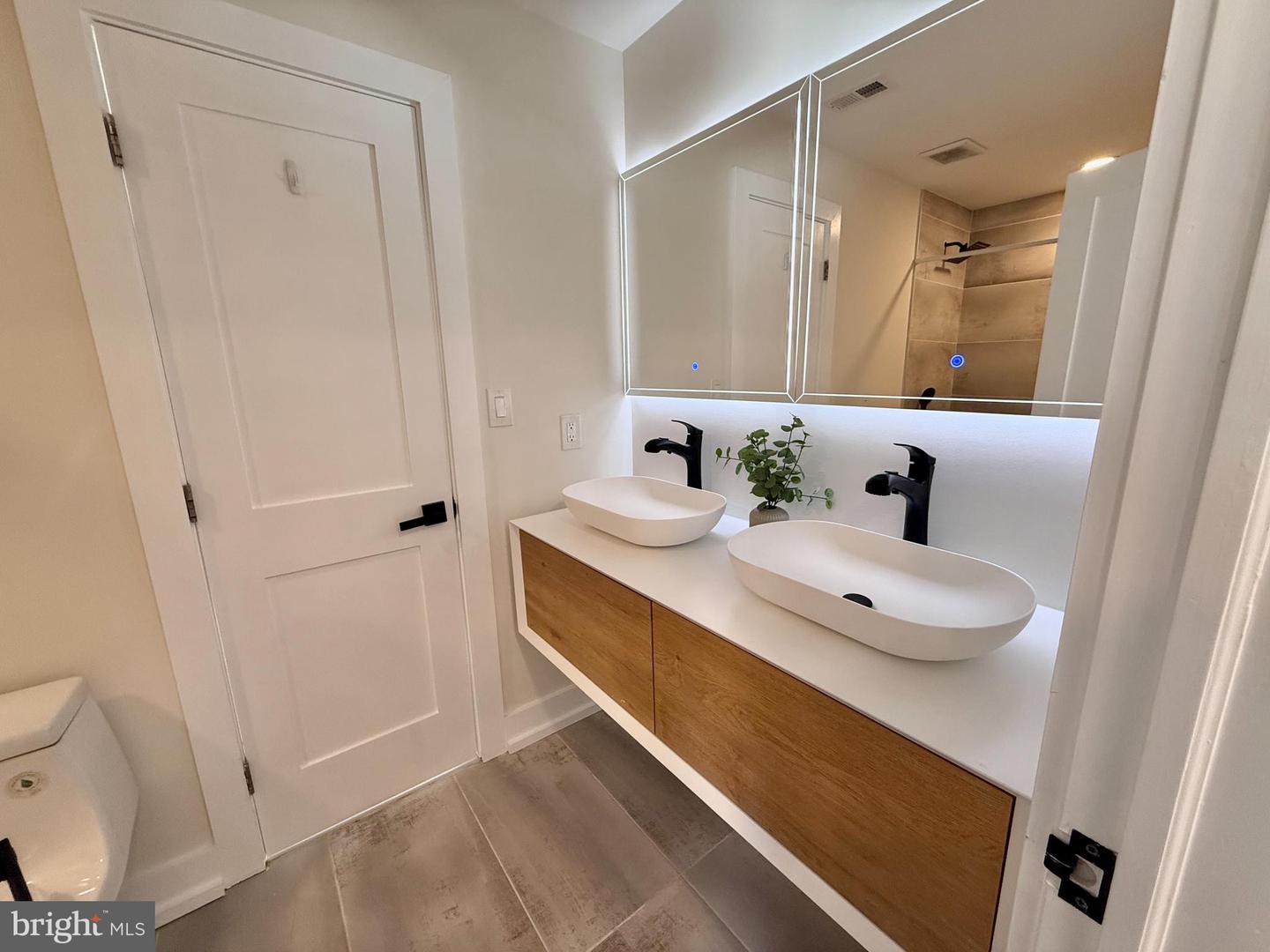 310 S ALFRED ST, ALEXANDRIA, Virginia 22314, 4 Bedrooms Bedrooms, ,3 BathroomsBathrooms,Residential,For sale,310 S ALFRED ST,VAAX2044786 MLS # VAAX2044786