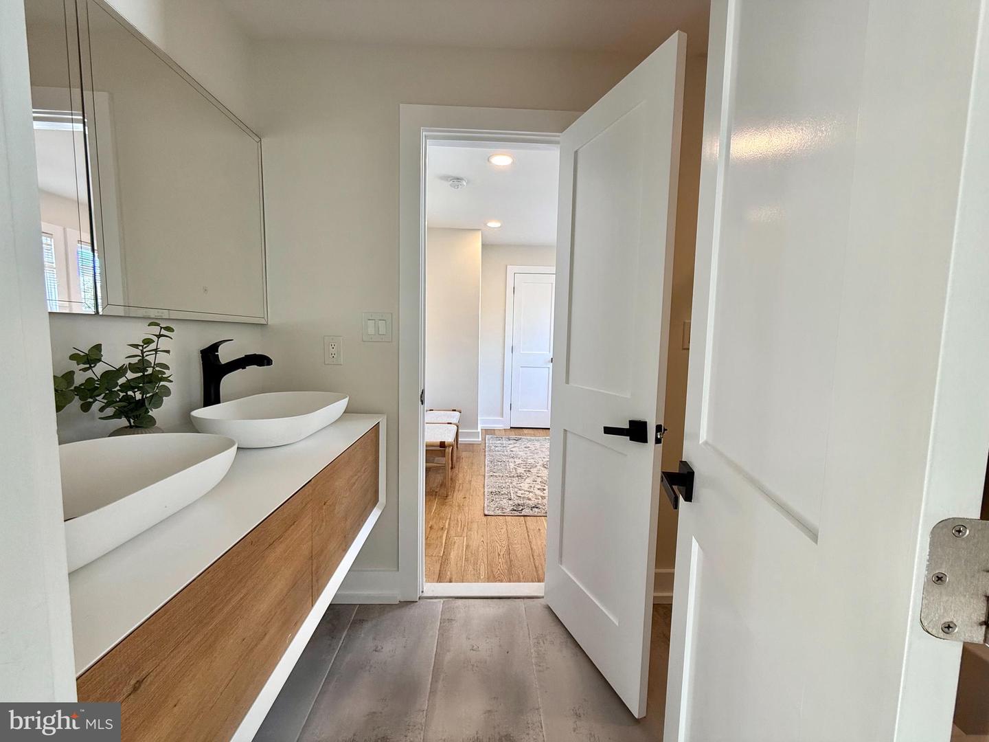 310 S ALFRED ST, ALEXANDRIA, Virginia 22314, 4 Bedrooms Bedrooms, ,3 BathroomsBathrooms,Residential,For sale,310 S ALFRED ST,VAAX2044786 MLS # VAAX2044786