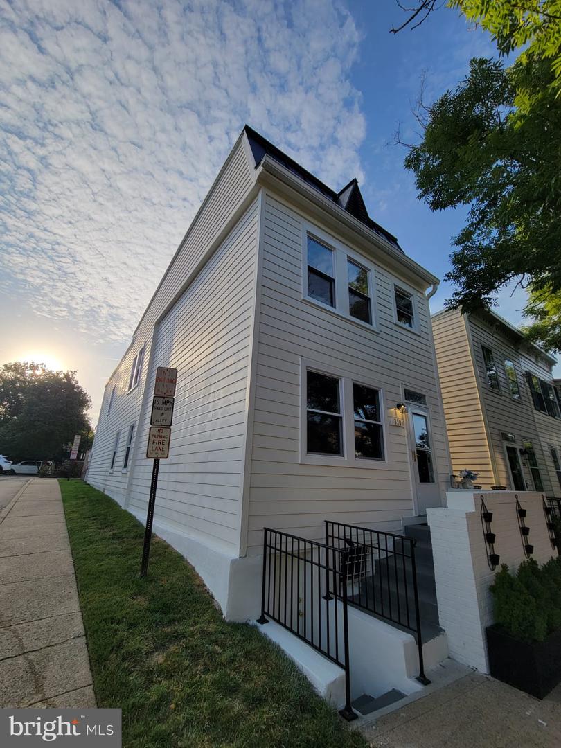 310 S ALFRED ST, ALEXANDRIA, Virginia 22314, 4 Bedrooms Bedrooms, ,3 BathroomsBathrooms,Residential,For sale,310 S ALFRED ST,VAAX2044786 MLS # VAAX2044786