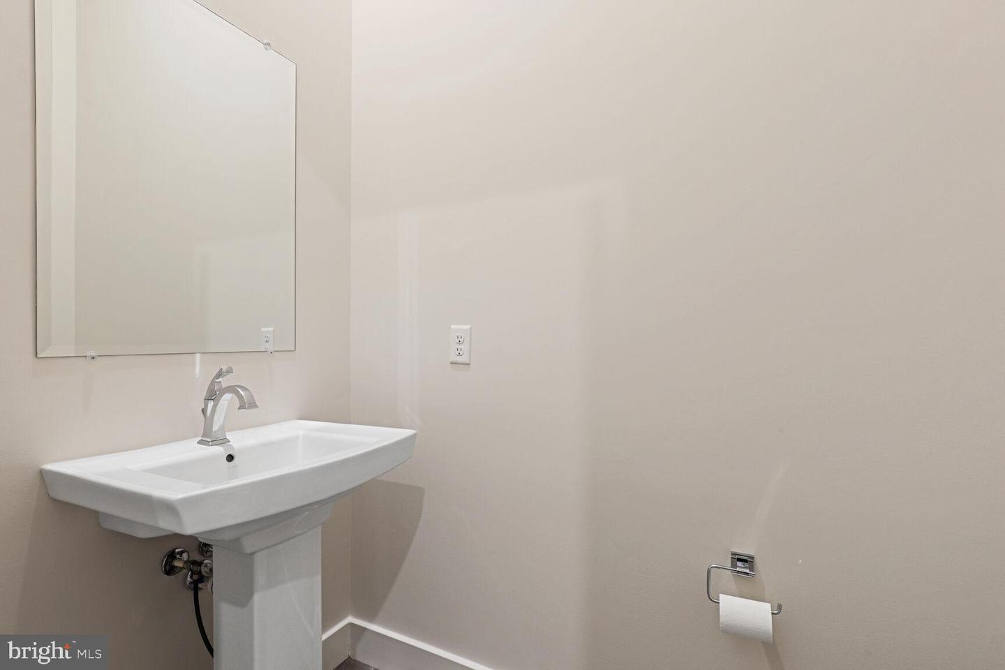 1761 OLD MEADOW RD #104, MCLEAN, Virginia 22102, 2 Bedrooms Bedrooms, ,2 BathroomsBathrooms,Residential,For sale,1761 OLD MEADOW RD #104,VAFX2237774 MLS # VAFX2237774