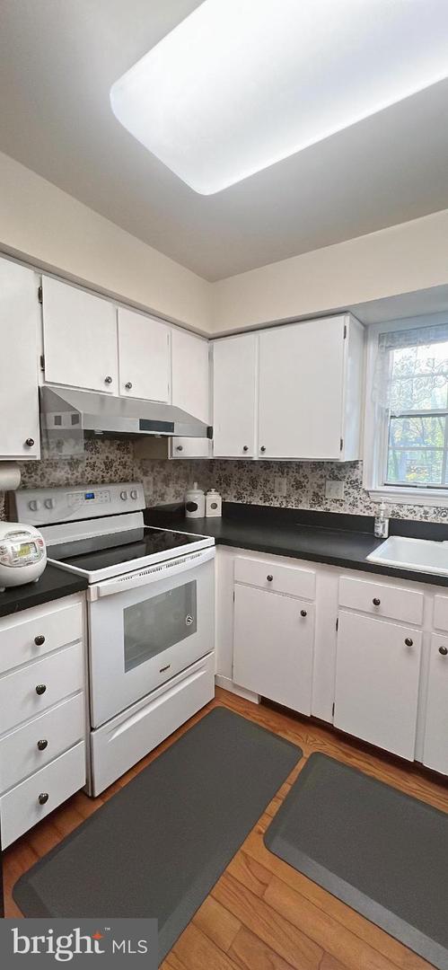 2935 MADEIRA CT, WOODBRIDGE, Virginia 22192, 3 Bedrooms Bedrooms, ,2 BathroomsBathrooms,Residential,For sale,2935 MADEIRA CT,VAPW2093534 MLS # VAPW2093534