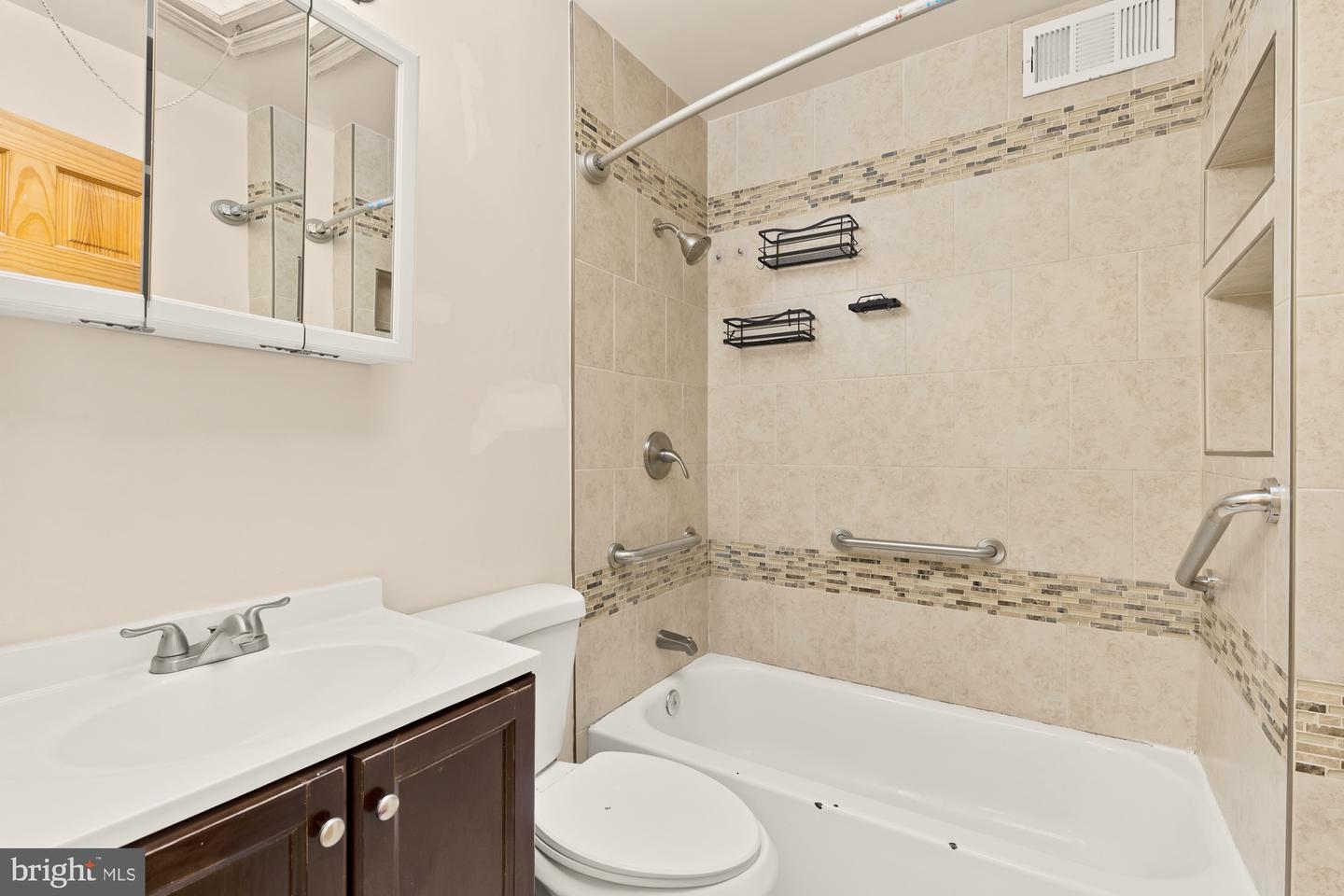 1419 DOWNING ST NE, WASHINGTON, District Of Columbia 20018, 4 Bedrooms Bedrooms, ,2 BathroomsBathrooms,Residential,For sale,1419 DOWNING ST NE,DCDC2198282 MLS # DCDC2198282