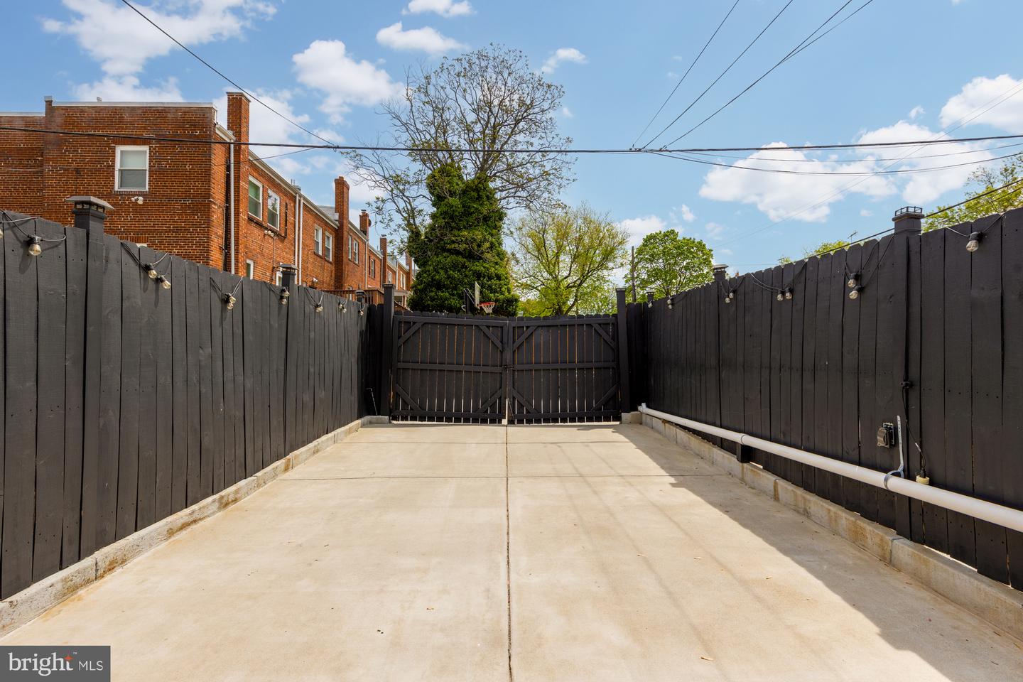 1419 DOWNING ST NE, WASHINGTON, District Of Columbia 20018, 4 Bedrooms Bedrooms, ,2 BathroomsBathrooms,Residential,For sale,1419 DOWNING ST NE,DCDC2198282 MLS # DCDC2198282