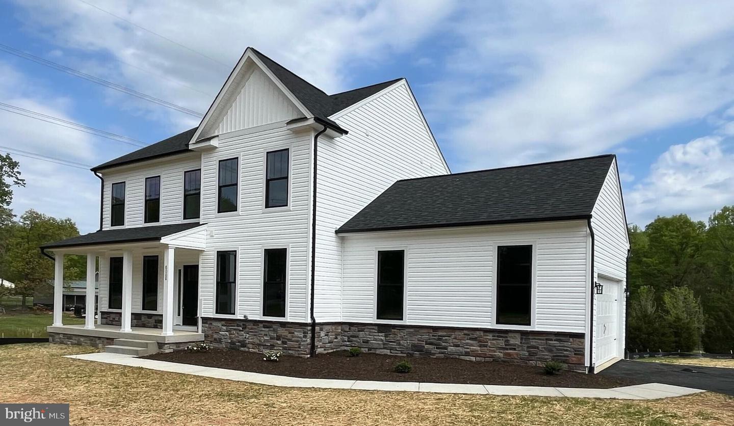 22 CLYDESDALE RD, FREDERICKSBURG, Virginia 22405, 5 Bedrooms Bedrooms, ,3 BathroomsBathrooms,Residential,For sale,22 CLYDESDALE RD,VAST2038386 MLS # VAST2038386