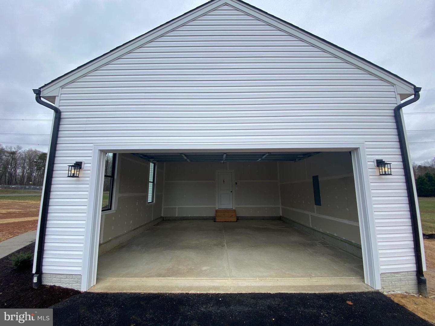 22 CLYDESDALE RD, FREDERICKSBURG, Virginia 22405, 5 Bedrooms Bedrooms, ,3 BathroomsBathrooms,Residential,For sale,22 CLYDESDALE RD,VAST2038386 MLS # VAST2038386