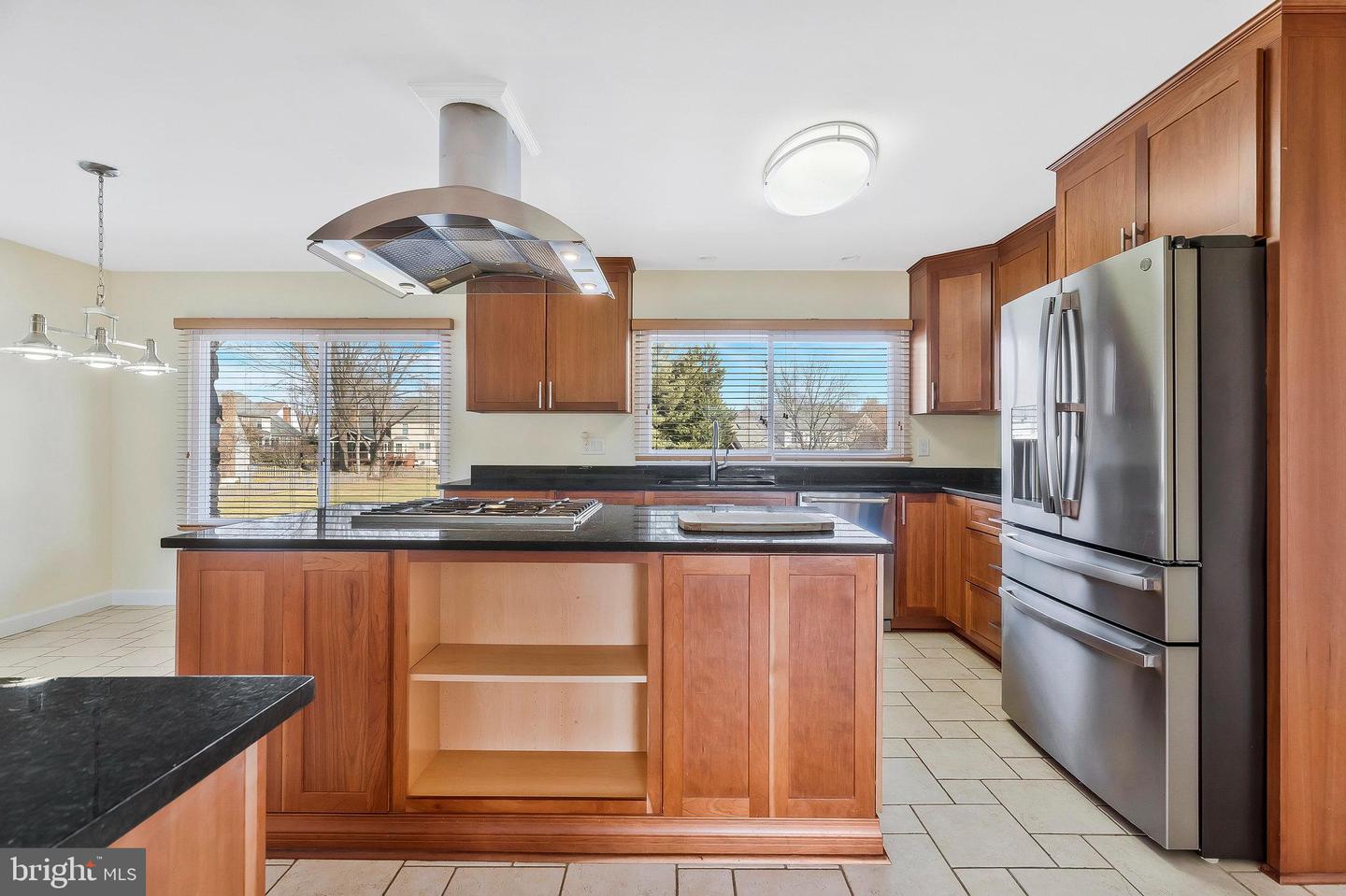 2801 W OX RD, HERNDON, Virginia 20171, 6 Bedrooms Bedrooms, ,4 BathroomsBathrooms,Residential,For sale,2801 W OX RD,VAFX2237826 MLS # VAFX2237826