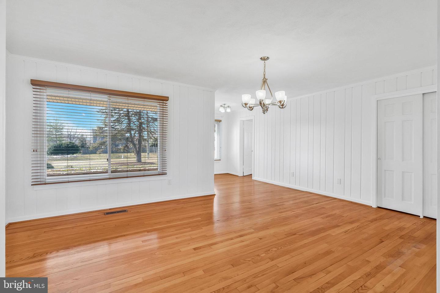 2801 W OX RD, HERNDON, Virginia 20171, 6 Bedrooms Bedrooms, ,4 BathroomsBathrooms,Residential,For sale,2801 W OX RD,VAFX2237826 MLS # VAFX2237826