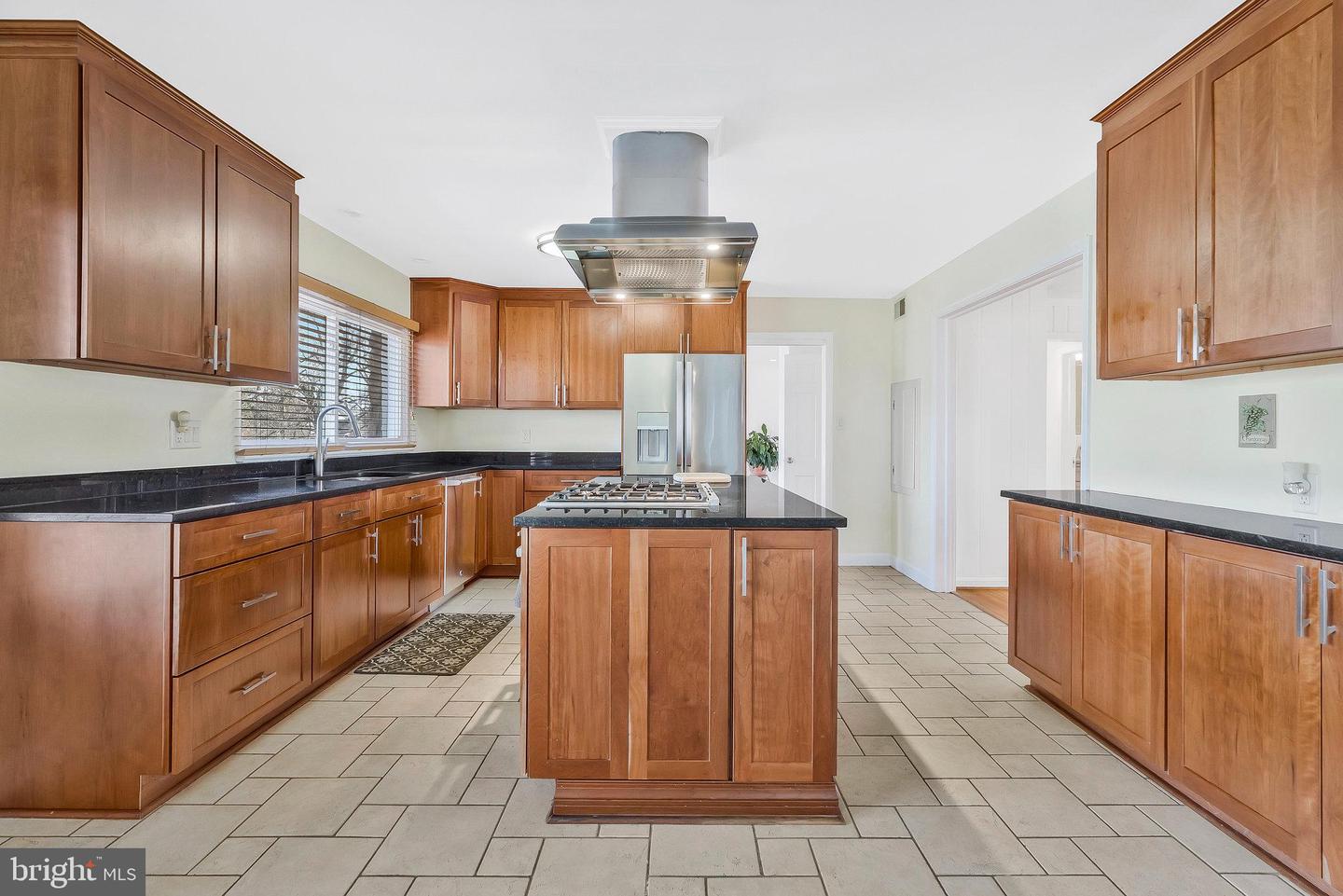 2801 W OX RD, HERNDON, Virginia 20171, 6 Bedrooms Bedrooms, ,4 BathroomsBathrooms,Residential,For sale,2801 W OX RD,VAFX2237826 MLS # VAFX2237826