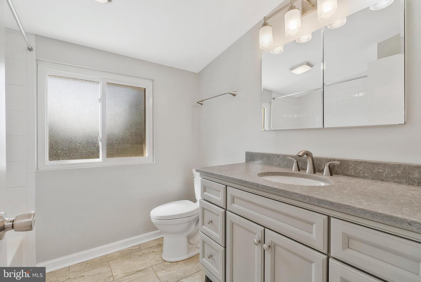 2801 W OX RD, HERNDON, Virginia 20171, 6 Bedrooms Bedrooms, ,4 BathroomsBathrooms,Residential,For sale,2801 W OX RD,VAFX2237826 MLS # VAFX2237826