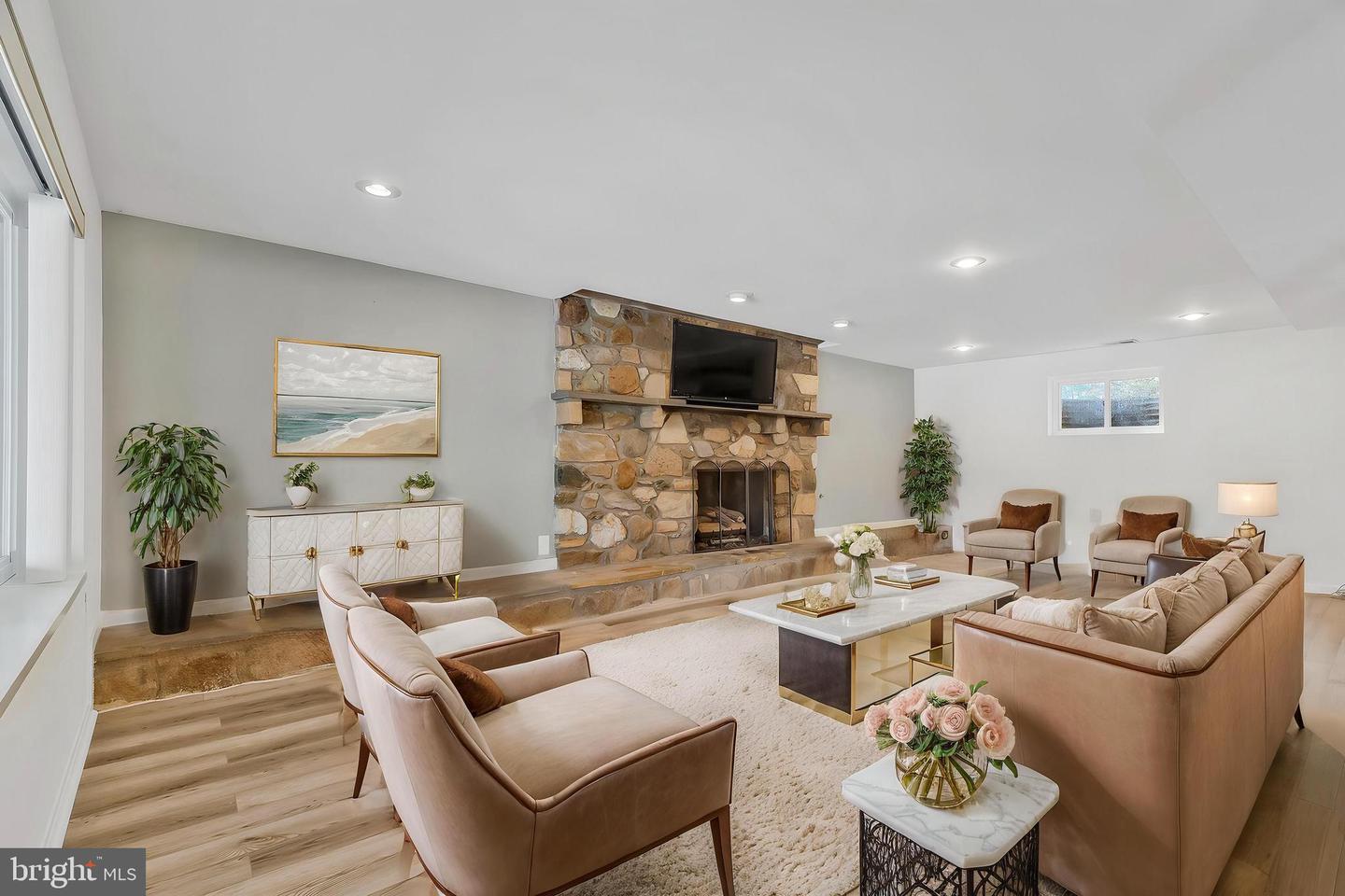 2801 W OX RD, HERNDON, Virginia 20171, 6 Bedrooms Bedrooms, ,4 BathroomsBathrooms,Residential,For sale,2801 W OX RD,VAFX2237826 MLS # VAFX2237826
