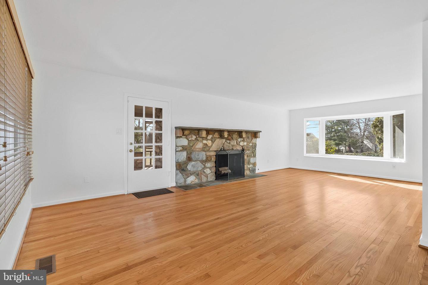 2801 W OX RD, HERNDON, Virginia 20171, 6 Bedrooms Bedrooms, ,4 BathroomsBathrooms,Residential,For sale,2801 W OX RD,VAFX2237826 MLS # VAFX2237826