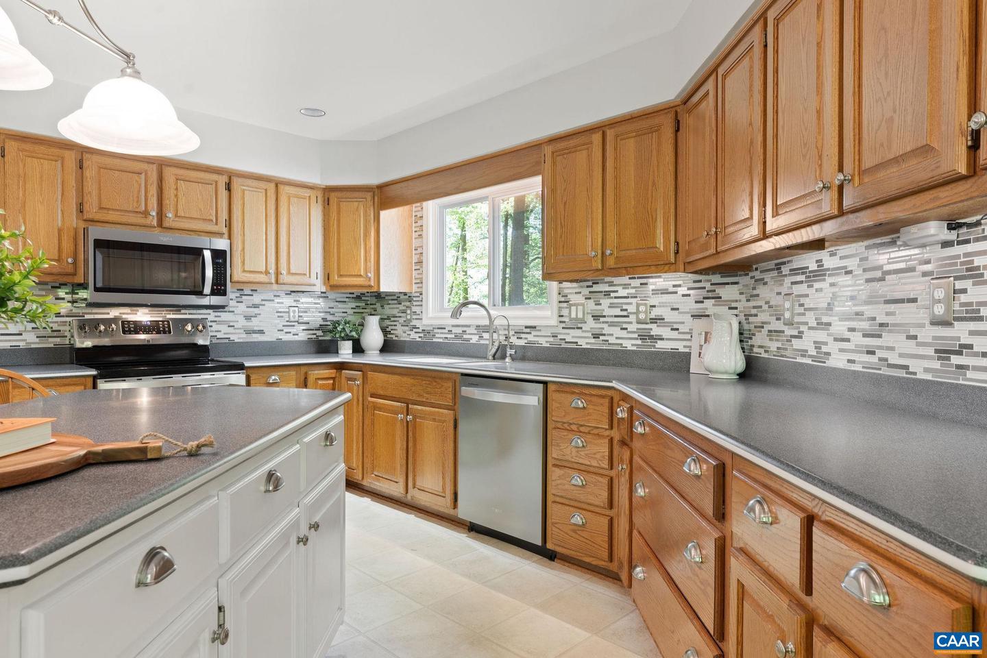 3000 COVE LN, CHARLOTTESVILLE, Virginia 22911, 4 Bedrooms Bedrooms, ,2 BathroomsBathrooms,Residential,For sale,3000 COVE LN,663916 MLS # 663916