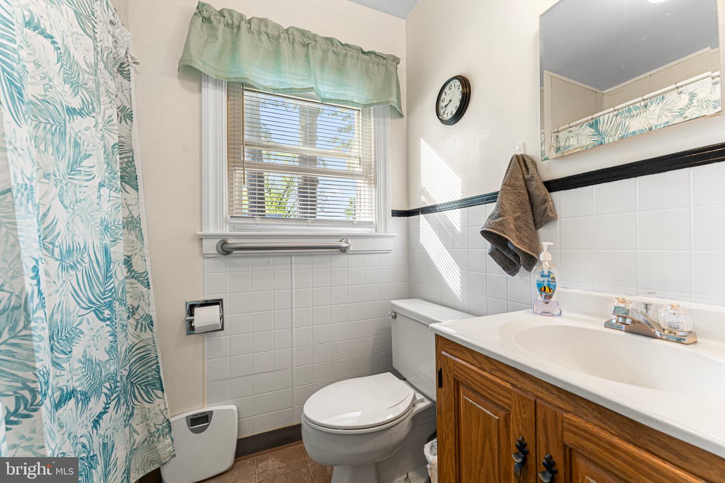 660 CRALLE AVE, TAPPAHANNOCK, Virginia 22560, 2 Bedrooms Bedrooms, 4 Rooms Rooms,1 BathroomBathrooms,Residential,For sale,660 CRALLE AVE,VAES2000870 MLS # VAES2000870