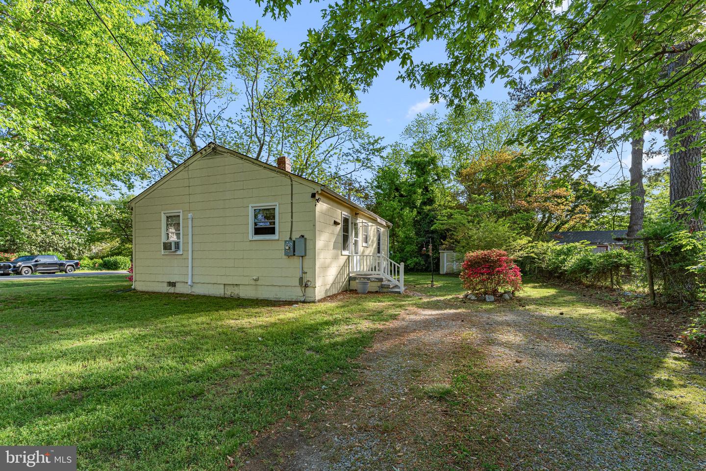 660 CRALLE AVE, TAPPAHANNOCK, Virginia 22560, 2 Bedrooms Bedrooms, 4 Rooms Rooms,1 BathroomBathrooms,Residential,For sale,660 CRALLE AVE,VAES2000870 MLS # VAES2000870