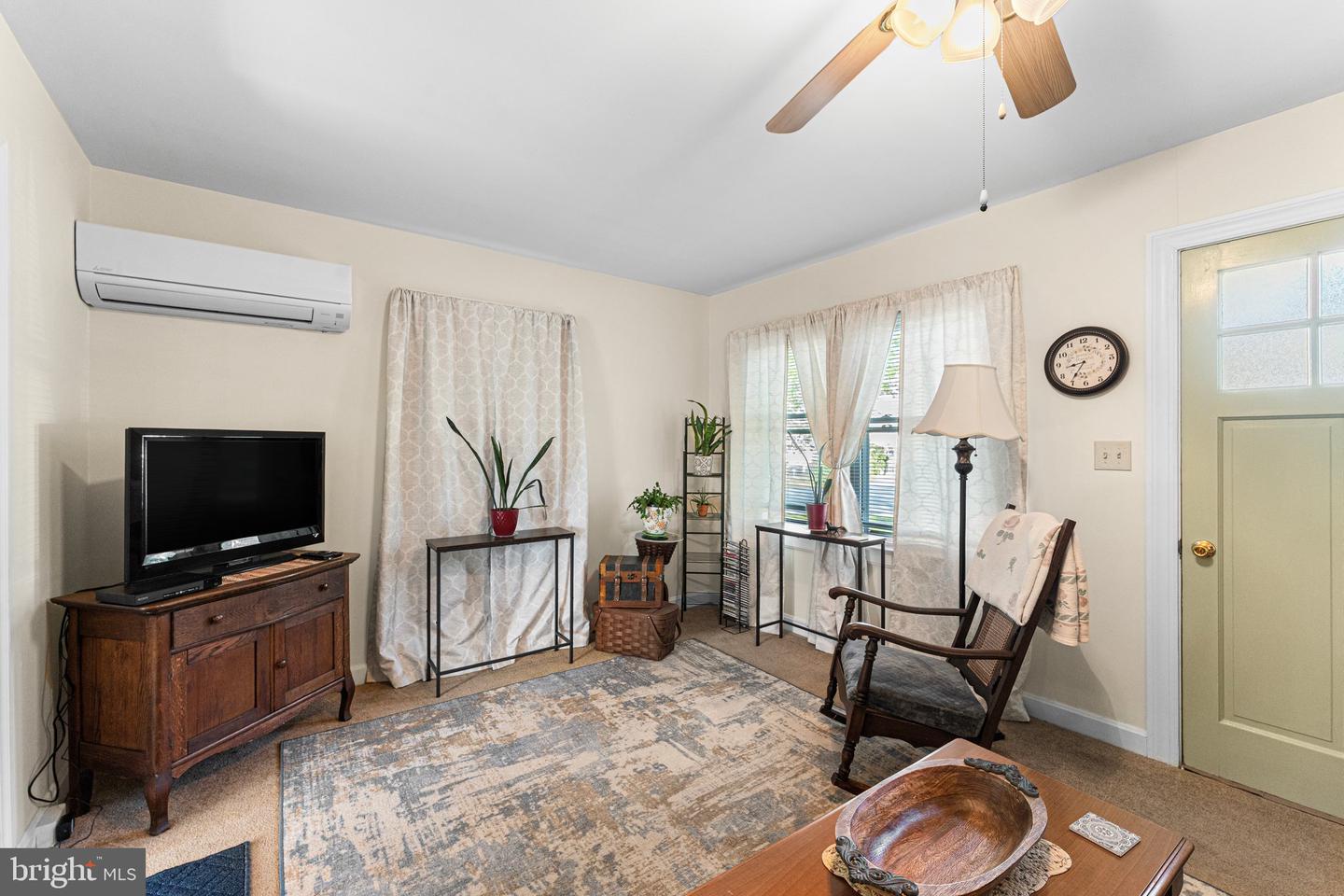 660 CRALLE AVE, TAPPAHANNOCK, Virginia 22560, 2 Bedrooms Bedrooms, 4 Rooms Rooms,1 BathroomBathrooms,Residential,For sale,660 CRALLE AVE,VAES2000870 MLS # VAES2000870