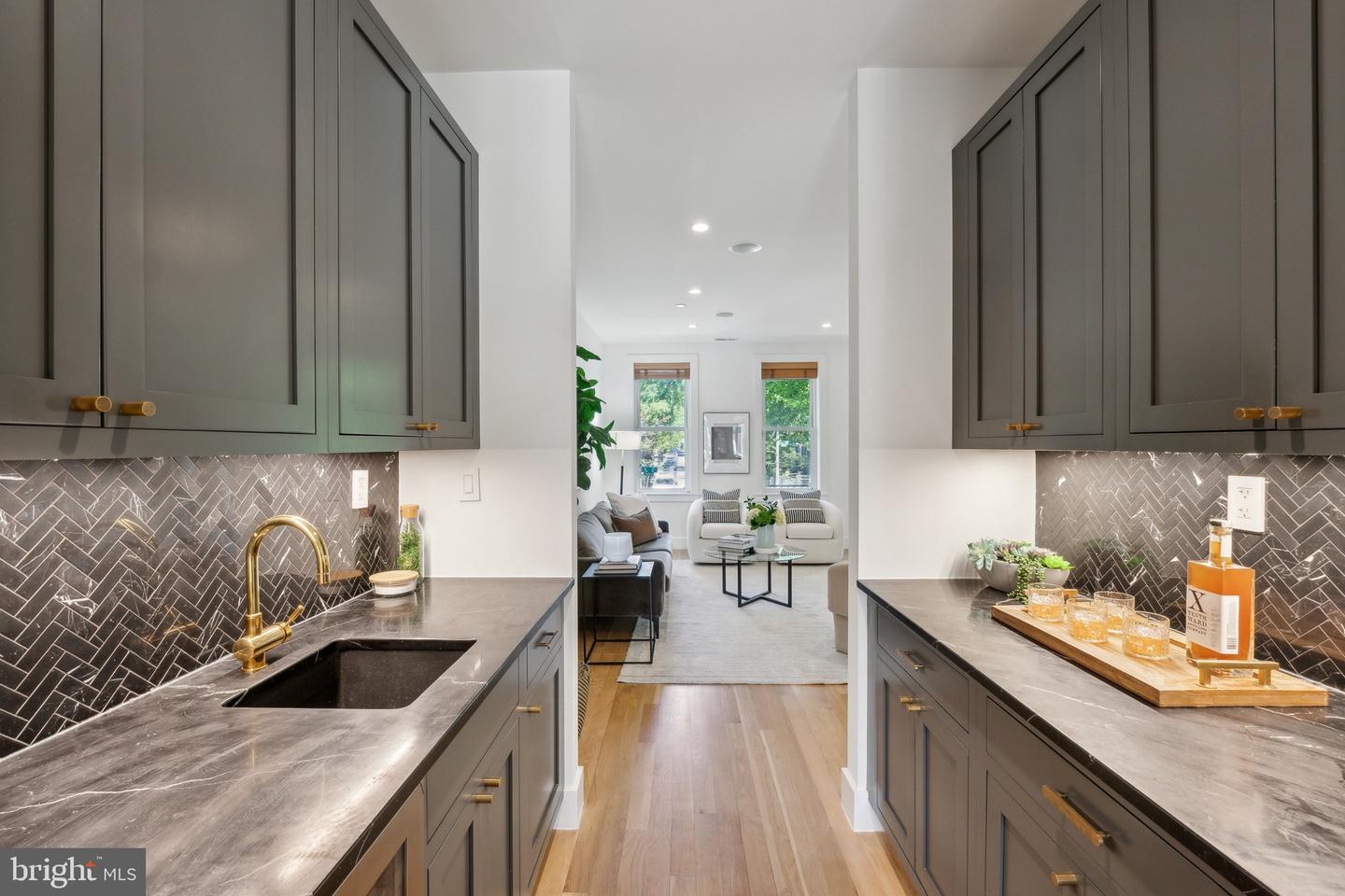 321 L ST NE, WASHINGTON, District Of Columbia 20002, 6 Bedrooms Bedrooms, ,4 BathroomsBathrooms,Residential,For sale,321 L ST NE,DCDC2198332 MLS # DCDC2198332