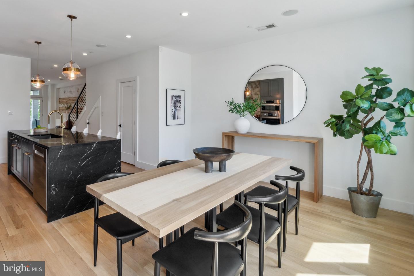 321 L ST NE, WASHINGTON, District Of Columbia 20002, 6 Bedrooms Bedrooms, ,4 BathroomsBathrooms,Residential,For sale,321 L ST NE,DCDC2198332 MLS # DCDC2198332
