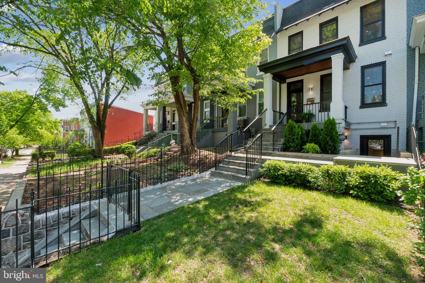 321 L ST NE, WASHINGTON, District Of Columbia 20002, 6 Bedrooms Bedrooms, ,4 BathroomsBathrooms,Residential,For sale,321 L ST NE,DCDC2198332 MLS # DCDC2198332