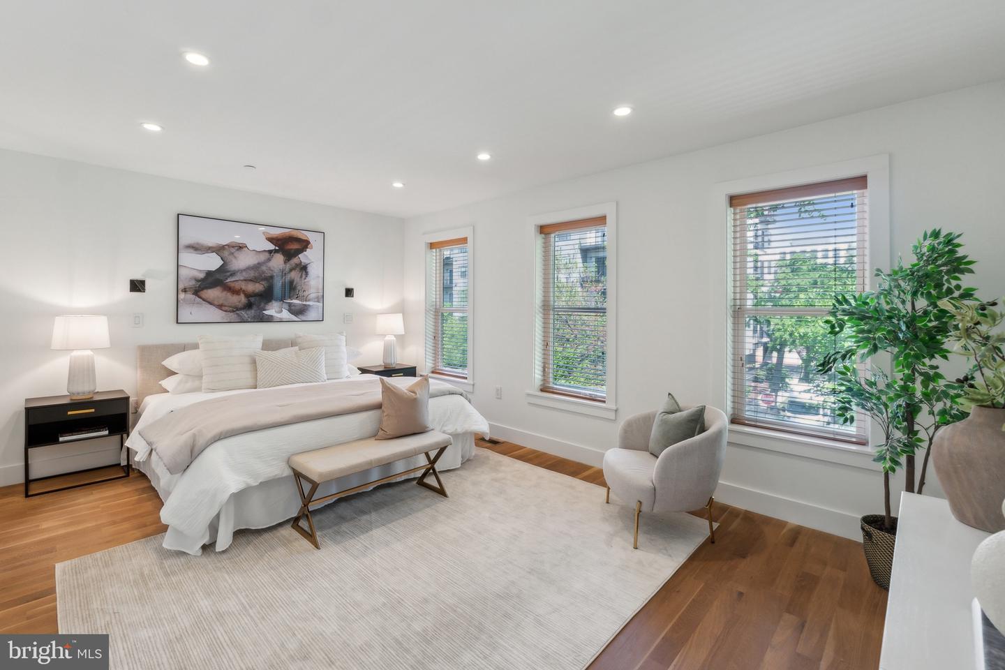 321 L ST NE, WASHINGTON, District Of Columbia 20002, 6 Bedrooms Bedrooms, ,4 BathroomsBathrooms,Residential,For sale,321 L ST NE,DCDC2198332 MLS # DCDC2198332