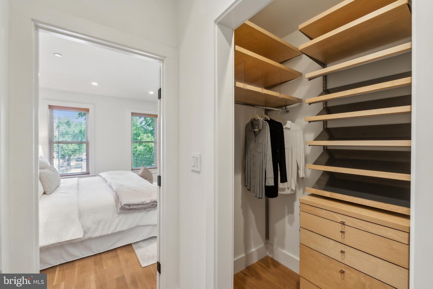 321 L ST NE, WASHINGTON, District Of Columbia 20002, 6 Bedrooms Bedrooms, ,4 BathroomsBathrooms,Residential,For sale,321 L ST NE,DCDC2198332 MLS # DCDC2198332