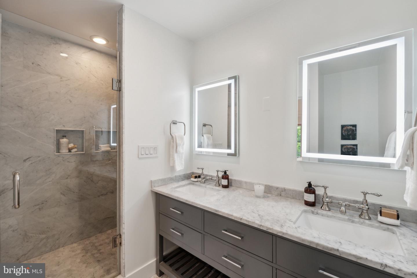 321 L ST NE, WASHINGTON, District Of Columbia 20002, 6 Bedrooms Bedrooms, ,4 BathroomsBathrooms,Residential,For sale,321 L ST NE,DCDC2198332 MLS # DCDC2198332