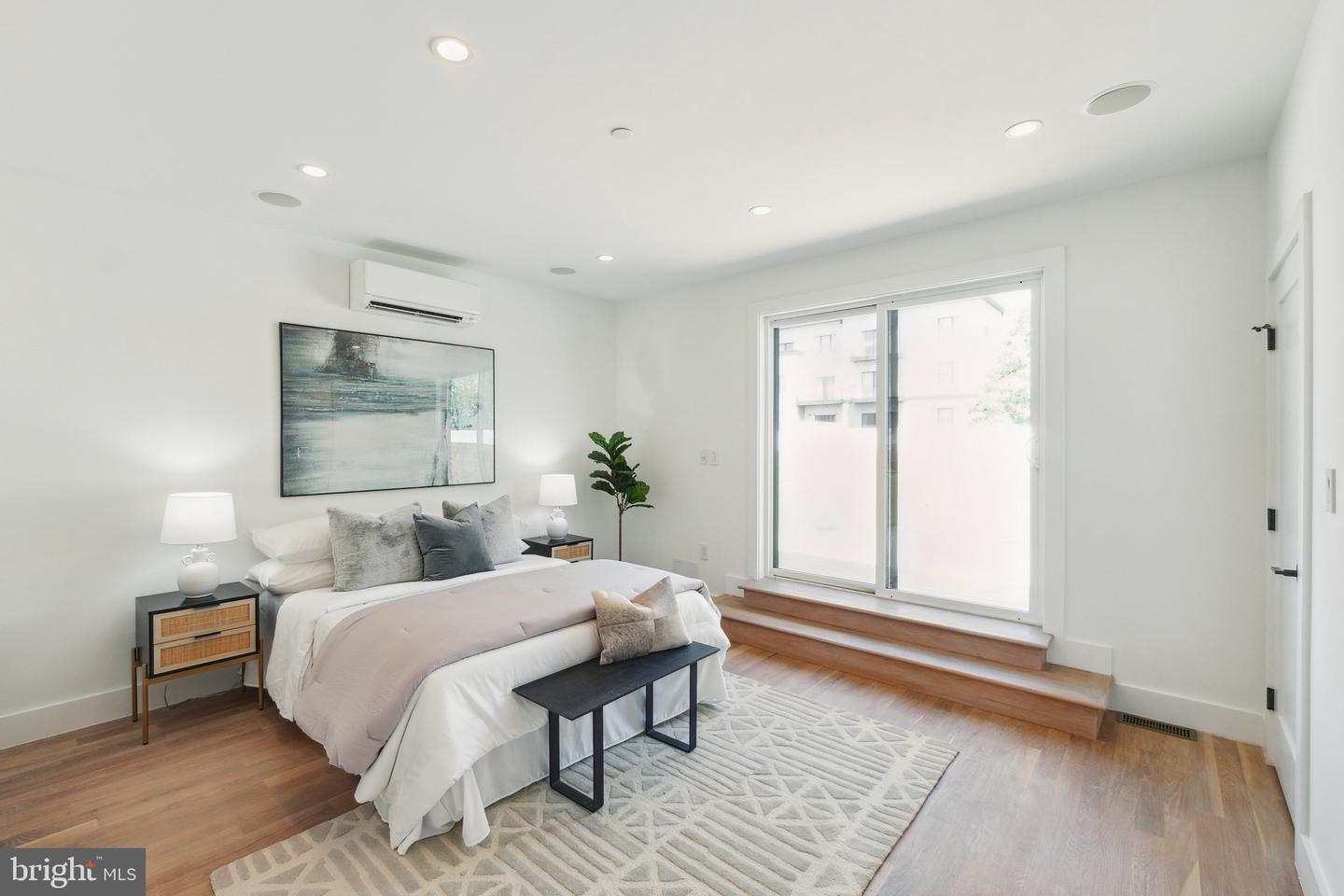 321 L ST NE, WASHINGTON, District Of Columbia 20002, 6 Bedrooms Bedrooms, ,4 BathroomsBathrooms,Residential,For sale,321 L ST NE,DCDC2198332 MLS # DCDC2198332