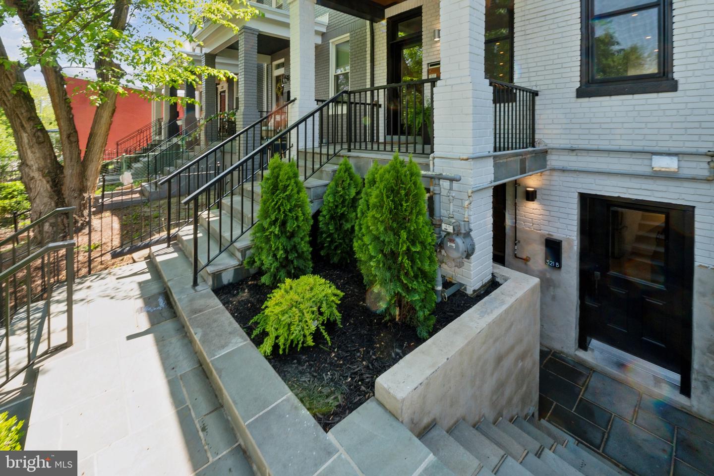 321 L ST NE, WASHINGTON, District Of Columbia 20002, 6 Bedrooms Bedrooms, ,4 BathroomsBathrooms,Residential,For sale,321 L ST NE,DCDC2198332 MLS # DCDC2198332