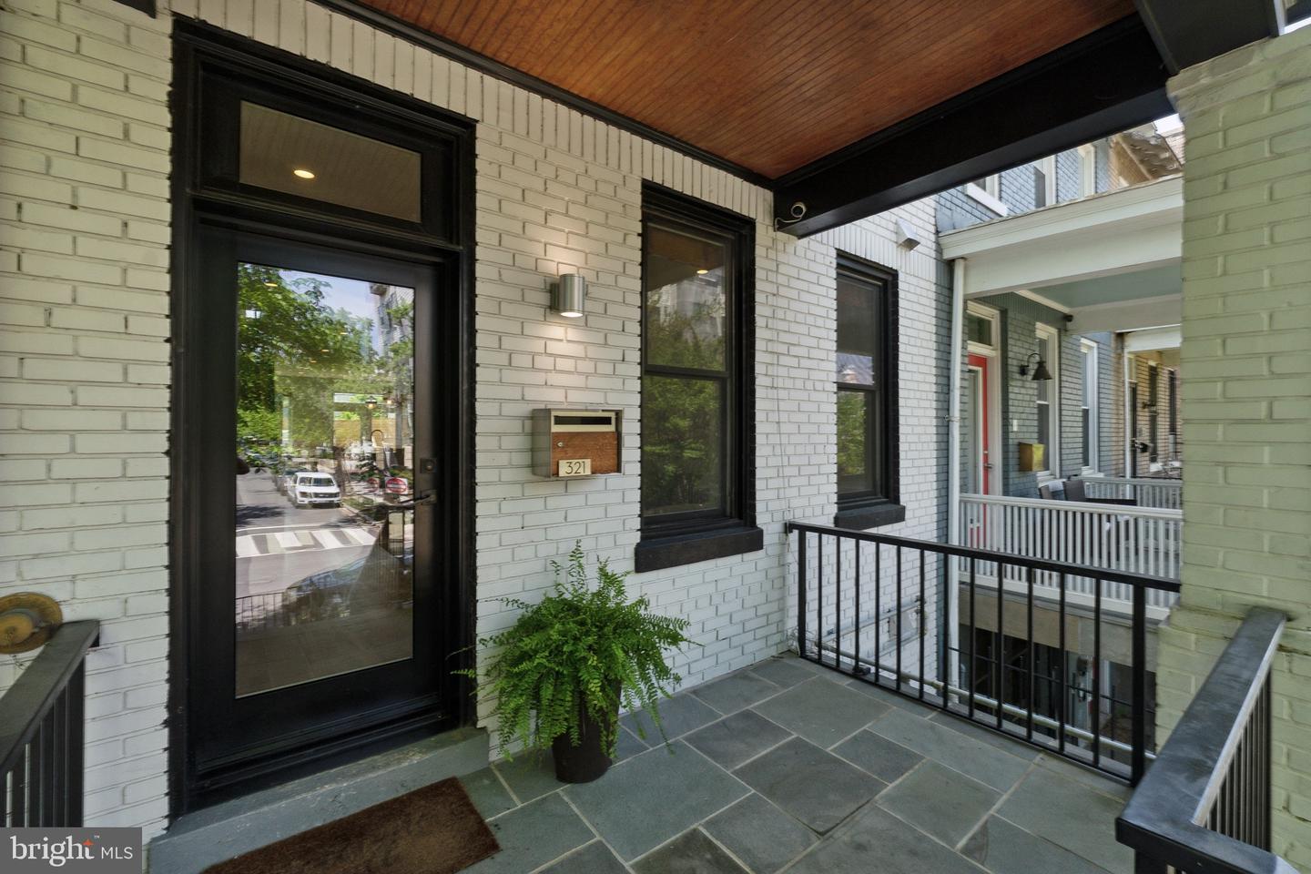 321 L ST NE, WASHINGTON, District Of Columbia 20002, 6 Bedrooms Bedrooms, ,4 BathroomsBathrooms,Residential,For sale,321 L ST NE,DCDC2198332 MLS # DCDC2198332