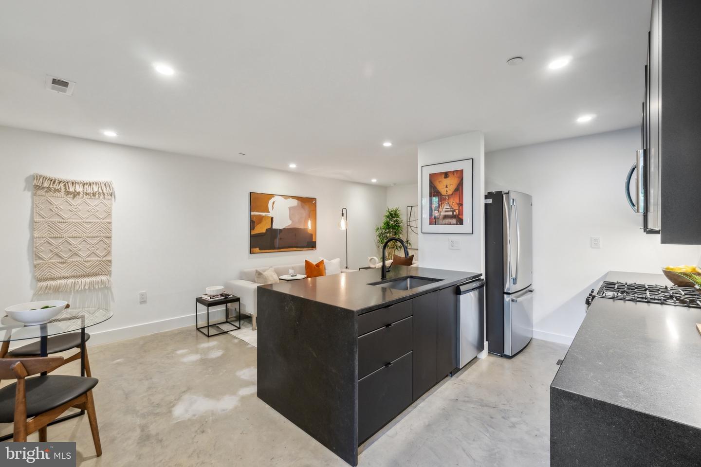 321 L ST NE, WASHINGTON, District Of Columbia 20002, 6 Bedrooms Bedrooms, ,4 BathroomsBathrooms,Residential,For sale,321 L ST NE,DCDC2198332 MLS # DCDC2198332