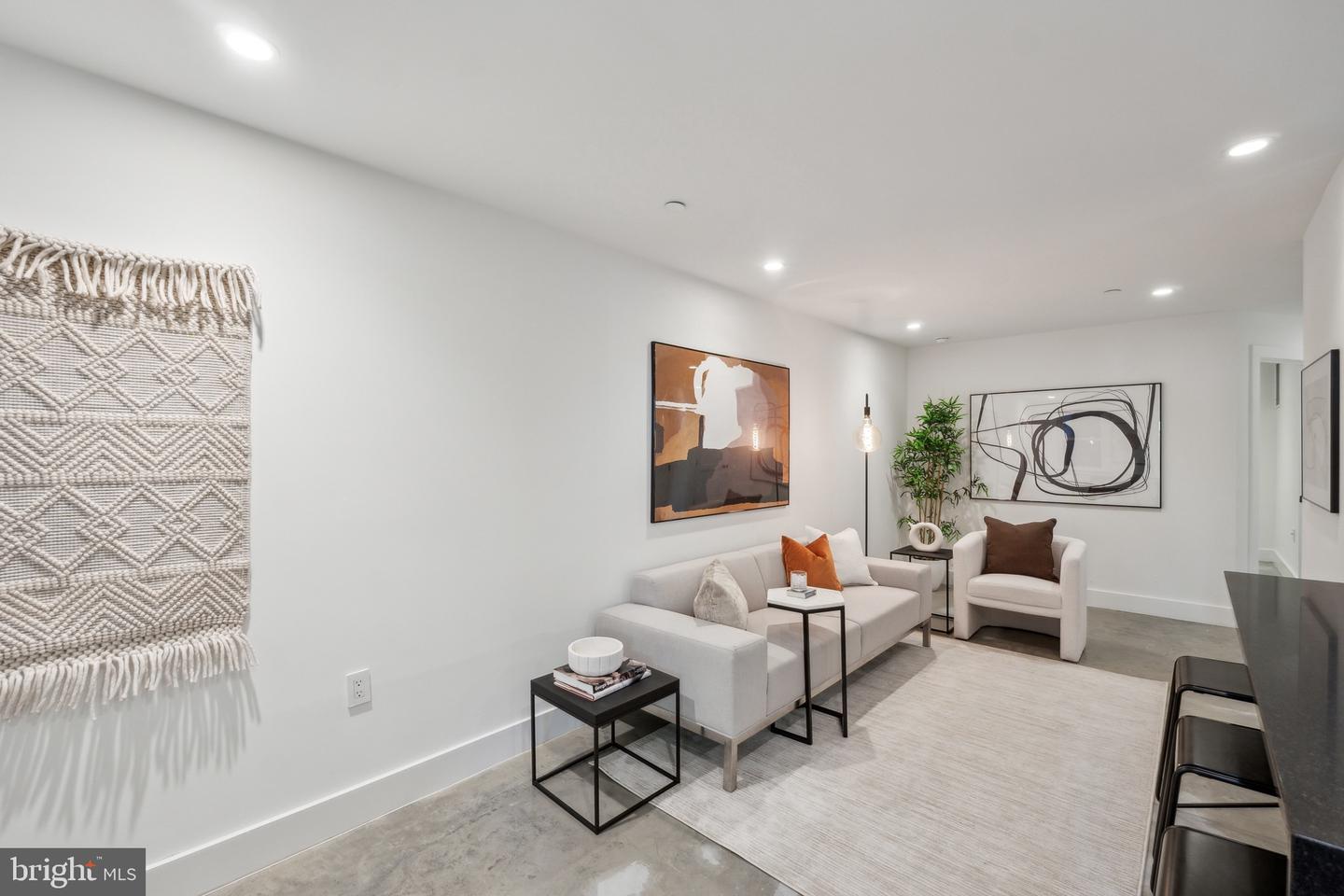 321 L ST NE, WASHINGTON, District Of Columbia 20002, 6 Bedrooms Bedrooms, ,4 BathroomsBathrooms,Residential,For sale,321 L ST NE,DCDC2198332 MLS # DCDC2198332