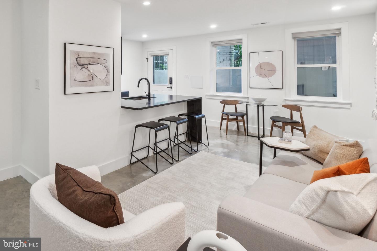 321 L ST NE, WASHINGTON, District Of Columbia 20002, 6 Bedrooms Bedrooms, ,4 BathroomsBathrooms,Residential,For sale,321 L ST NE,DCDC2198332 MLS # DCDC2198332