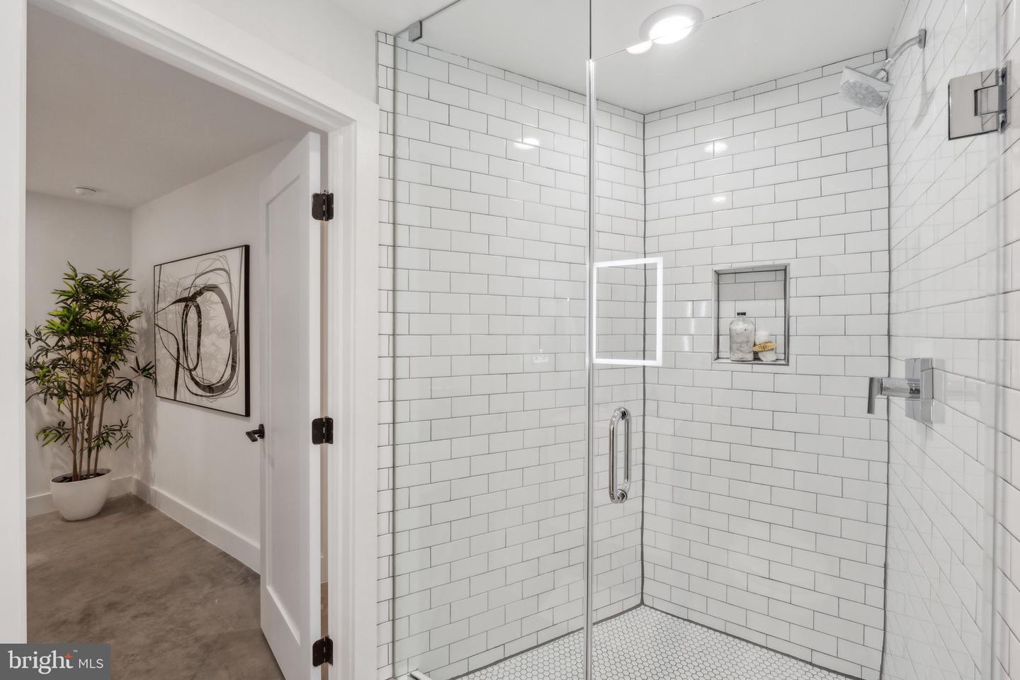 321 L ST NE, WASHINGTON, District Of Columbia 20002, 6 Bedrooms Bedrooms, ,4 BathroomsBathrooms,Residential,For sale,321 L ST NE,DCDC2198332 MLS # DCDC2198332