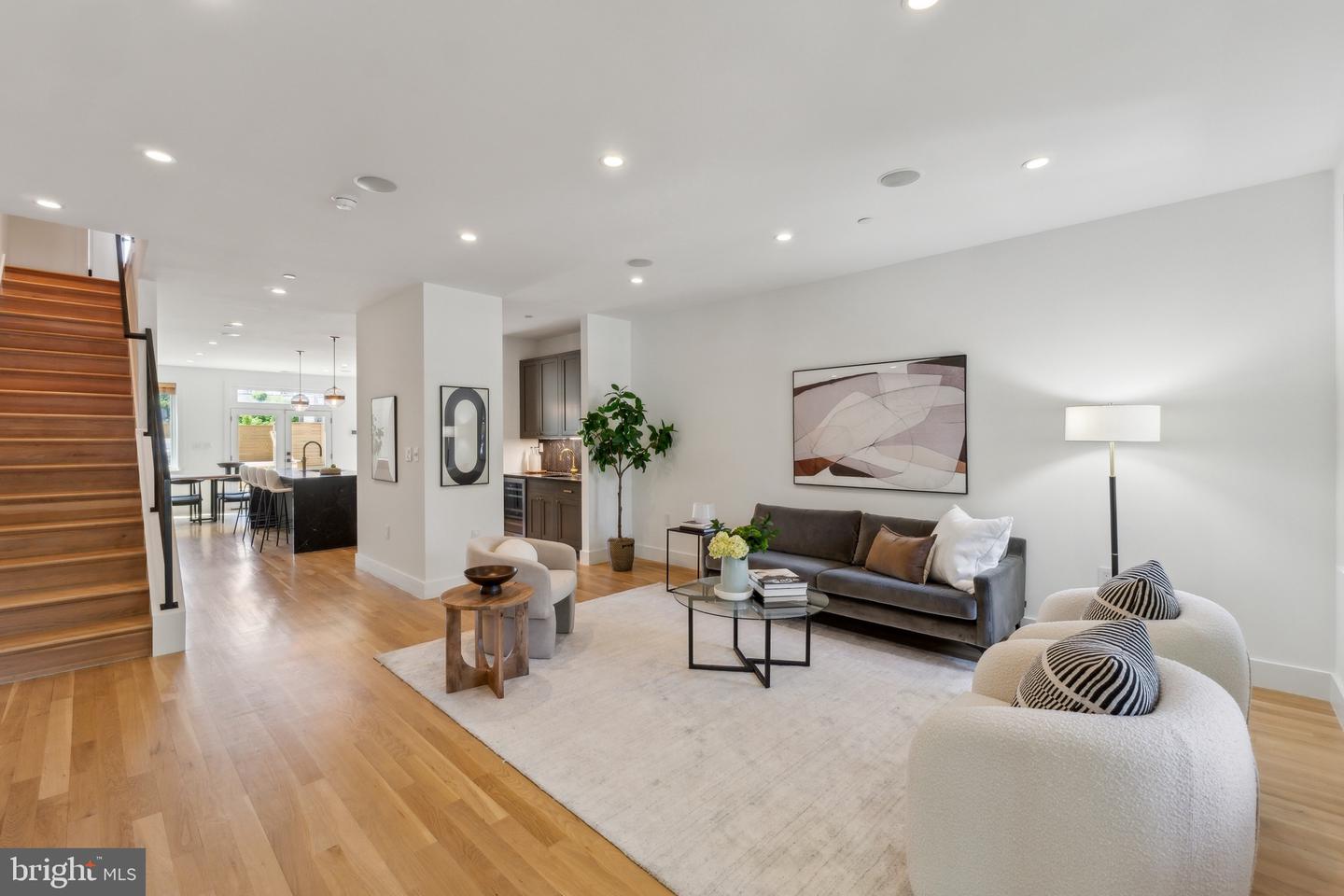 321 L ST NE, WASHINGTON, District Of Columbia 20002, 6 Bedrooms Bedrooms, ,4 BathroomsBathrooms,Residential,For sale,321 L ST NE,DCDC2198332 MLS # DCDC2198332