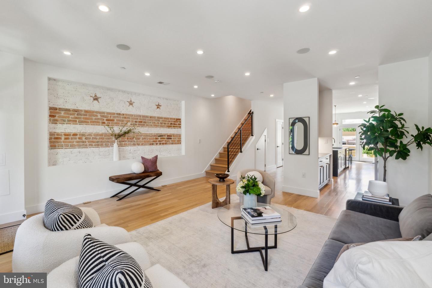 321 L ST NE, WASHINGTON, District Of Columbia 20002, 6 Bedrooms Bedrooms, ,4 BathroomsBathrooms,Residential,For sale,321 L ST NE,DCDC2198332 MLS # DCDC2198332