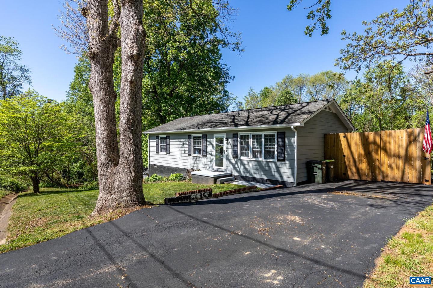 100 HOLMES RUN RD, STANARDSVILLE, Virginia 22973, 4 Bedrooms Bedrooms, ,1 BathroomBathrooms,Residential,For sale,100 HOLMES RUN RD,663933 MLS # 663933