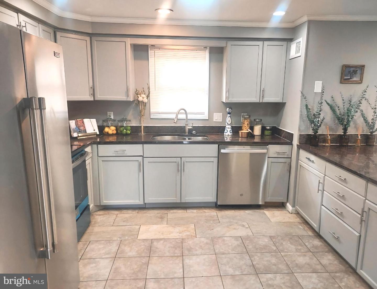 1932 S KENMORE ST, ARLINGTON, Virginia 22204, 6 Bedrooms Bedrooms, ,4 BathroomsBathrooms,Residential,For sale,1932 S KENMORE ST,VAAR2051864 MLS # VAAR2051864
