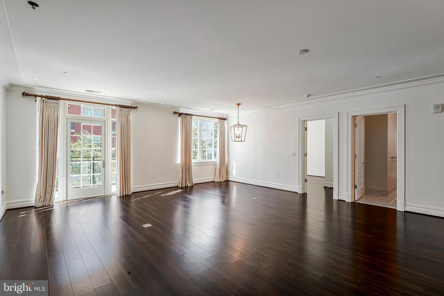 6900 FLEETWOOD RD #414, MCLEAN, Virginia 22101, 2 Bedrooms Bedrooms, ,2 BathroomsBathrooms,Residential,For sale,6900 FLEETWOOD RD #414,VAFX2224572 MLS # VAFX2224572