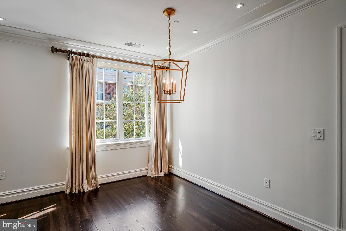 6900 FLEETWOOD RD #414, MCLEAN, Virginia 22101, 2 Bedrooms Bedrooms, ,2 BathroomsBathrooms,Residential,For sale,6900 FLEETWOOD RD #414,VAFX2224572 MLS # VAFX2224572