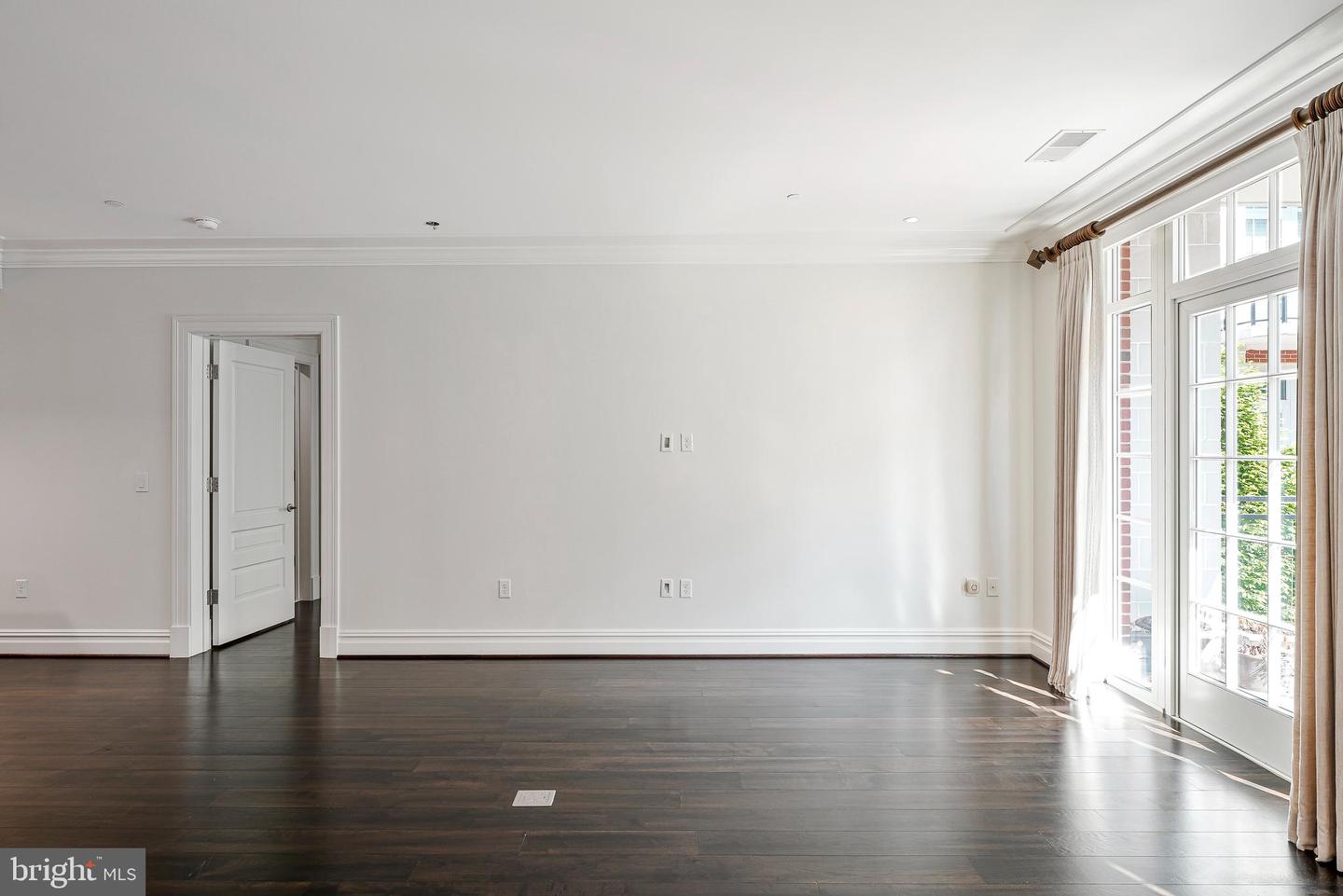 6900 FLEETWOOD RD #414, MCLEAN, Virginia 22101, 2 Bedrooms Bedrooms, ,2 BathroomsBathrooms,Residential,For sale,6900 FLEETWOOD RD #414,VAFX2224572 MLS # VAFX2224572