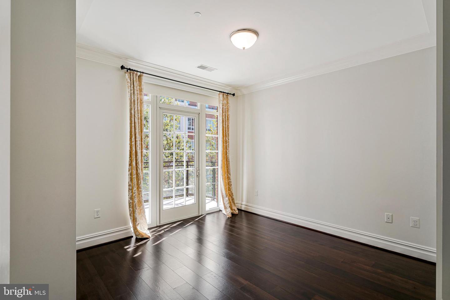 6900 FLEETWOOD RD #414, MCLEAN, Virginia 22101, 2 Bedrooms Bedrooms, ,2 BathroomsBathrooms,Residential,For sale,6900 FLEETWOOD RD #414,VAFX2224572 MLS # VAFX2224572