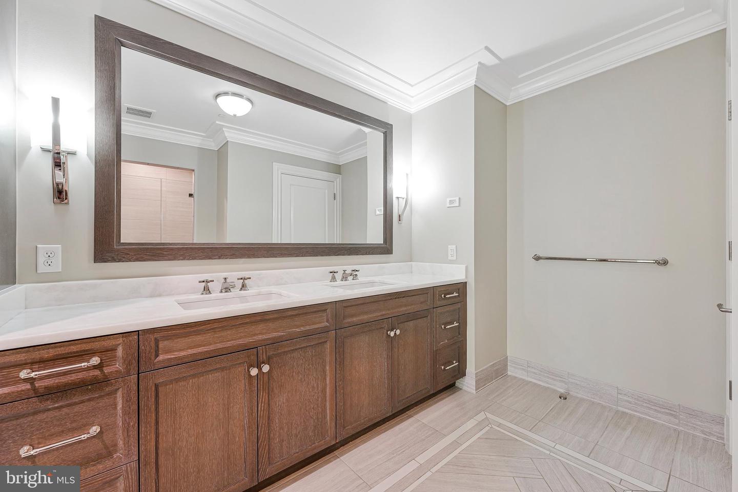 6900 FLEETWOOD RD #414, MCLEAN, Virginia 22101, 2 Bedrooms Bedrooms, ,2 BathroomsBathrooms,Residential,For sale,6900 FLEETWOOD RD #414,VAFX2224572 MLS # VAFX2224572