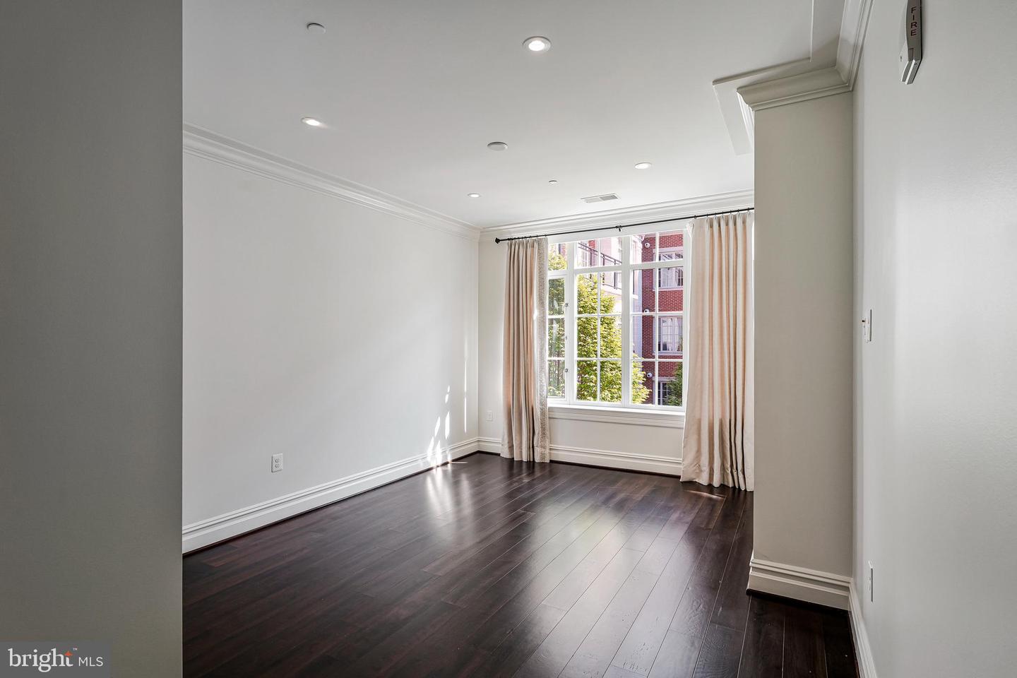 6900 FLEETWOOD RD #414, MCLEAN, Virginia 22101, 2 Bedrooms Bedrooms, ,2 BathroomsBathrooms,Residential,For sale,6900 FLEETWOOD RD #414,VAFX2224572 MLS # VAFX2224572