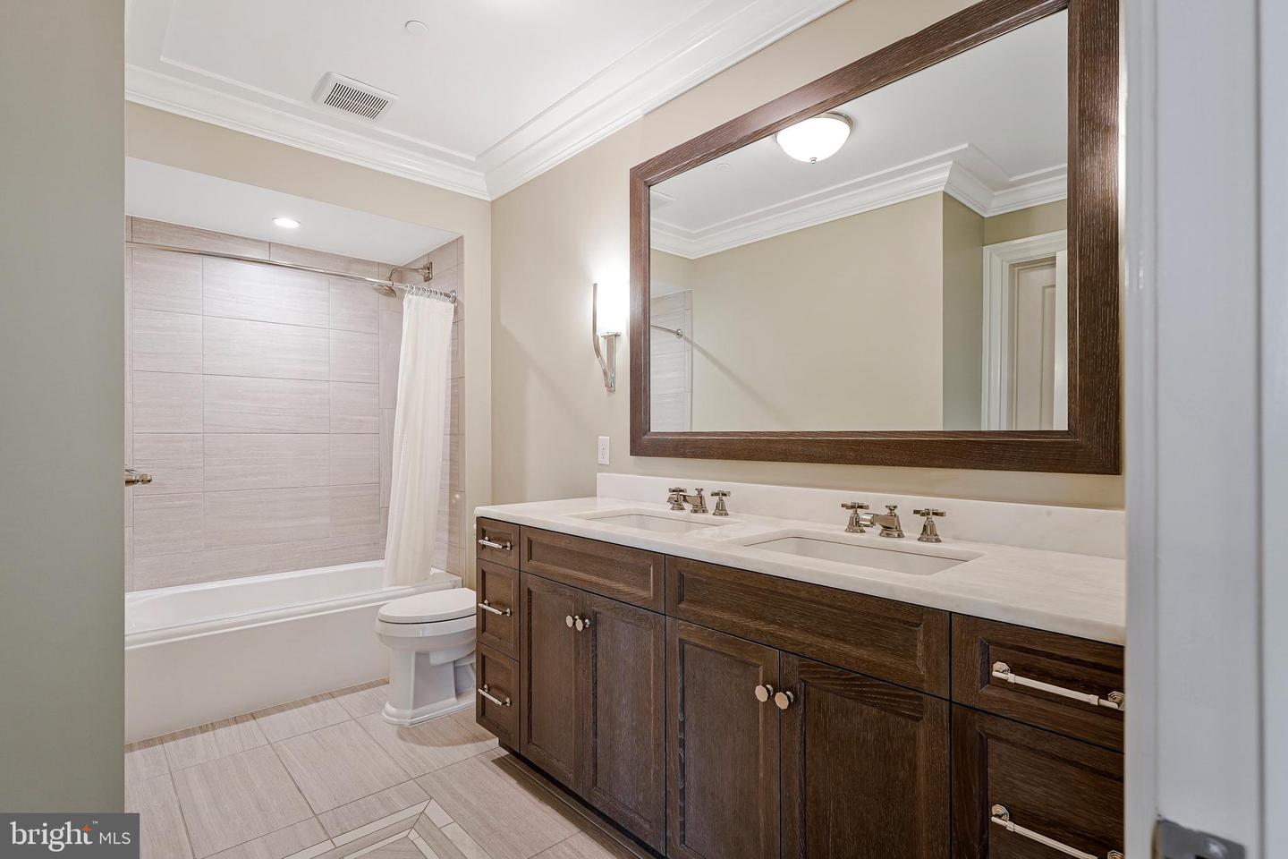 6900 FLEETWOOD RD #414, MCLEAN, Virginia 22101, 2 Bedrooms Bedrooms, ,2 BathroomsBathrooms,Residential,For sale,6900 FLEETWOOD RD #414,VAFX2224572 MLS # VAFX2224572