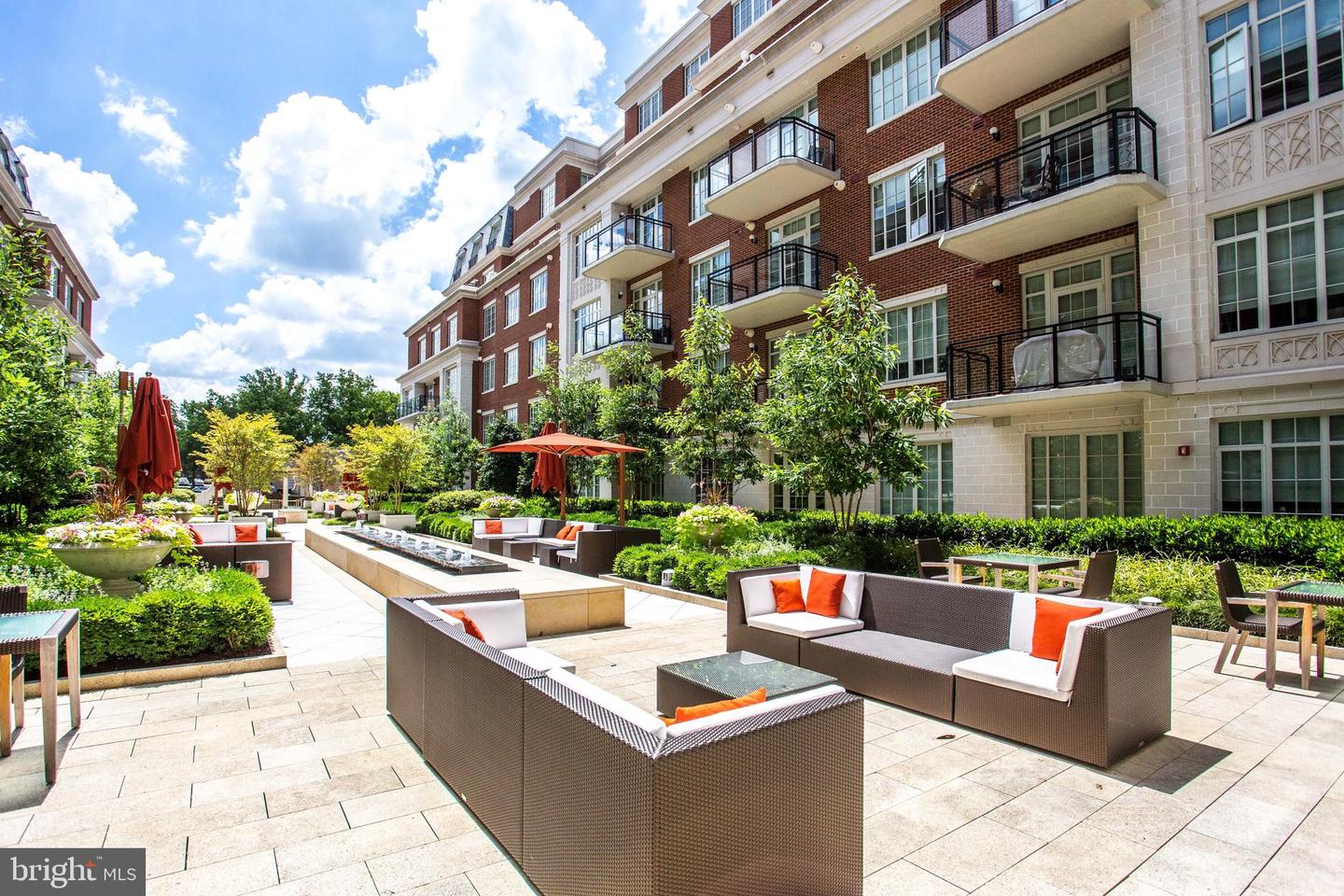 6900 FLEETWOOD RD #414, MCLEAN, Virginia 22101, 2 Bedrooms Bedrooms, ,2 BathroomsBathrooms,Residential,For sale,6900 FLEETWOOD RD #414,VAFX2224572 MLS # VAFX2224572