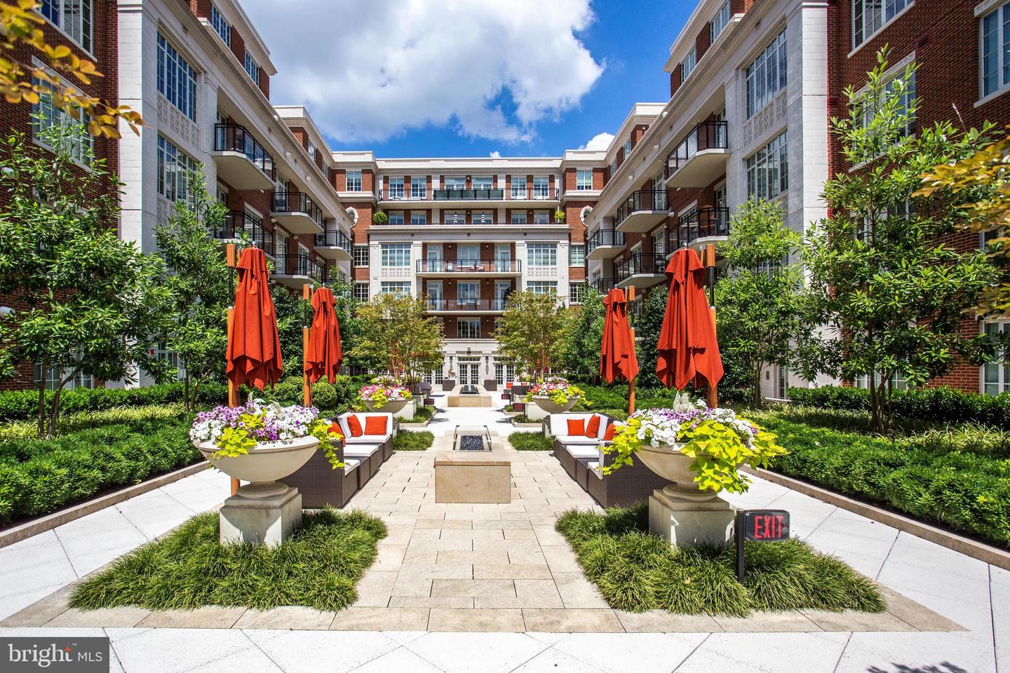 6900 FLEETWOOD RD #414, MCLEAN, Virginia 22101, 2 Bedrooms Bedrooms, ,2 BathroomsBathrooms,Residential,For sale,6900 FLEETWOOD RD #414,VAFX2224572 MLS # VAFX2224572