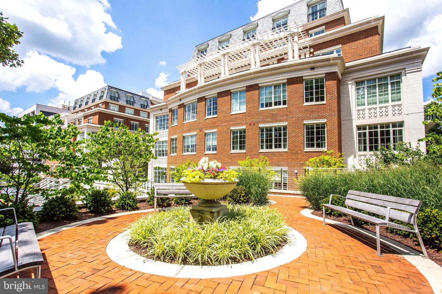 6900 FLEETWOOD RD #414, MCLEAN, Virginia 22101, 2 Bedrooms Bedrooms, ,2 BathroomsBathrooms,Residential,For sale,6900 FLEETWOOD RD #414,VAFX2224572 MLS # VAFX2224572