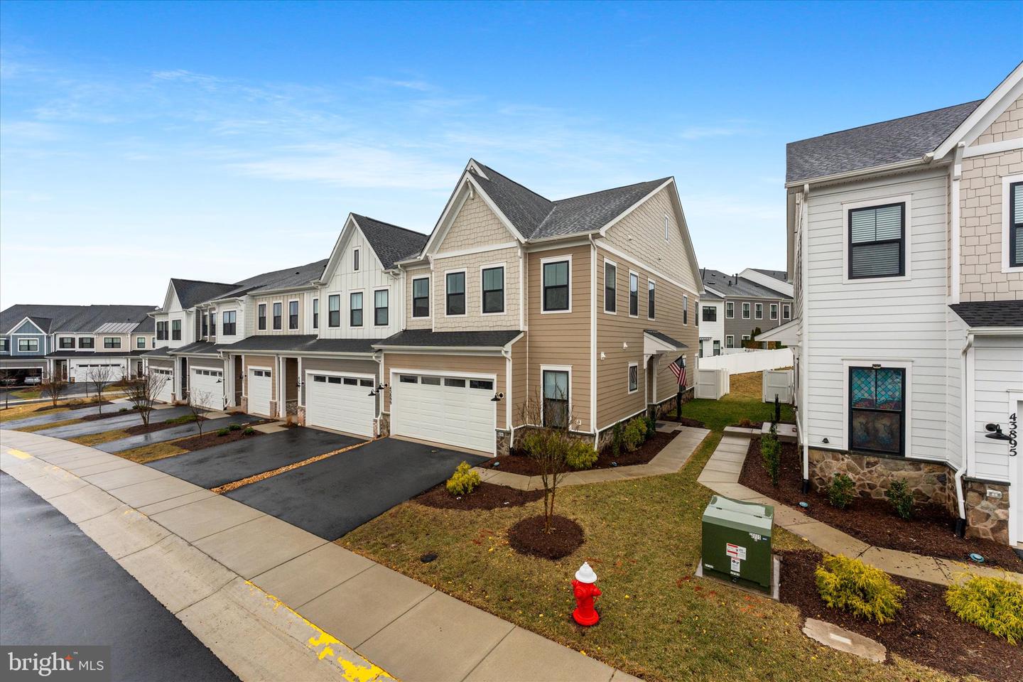 43899 SIREN SONG TER, LEESBURG, Virginia 20176, 3 Bedrooms Bedrooms, ,3 BathroomsBathrooms,Residential,For sale,43899 SIREN SONG TER,VALO2089988 MLS # VALO2089988