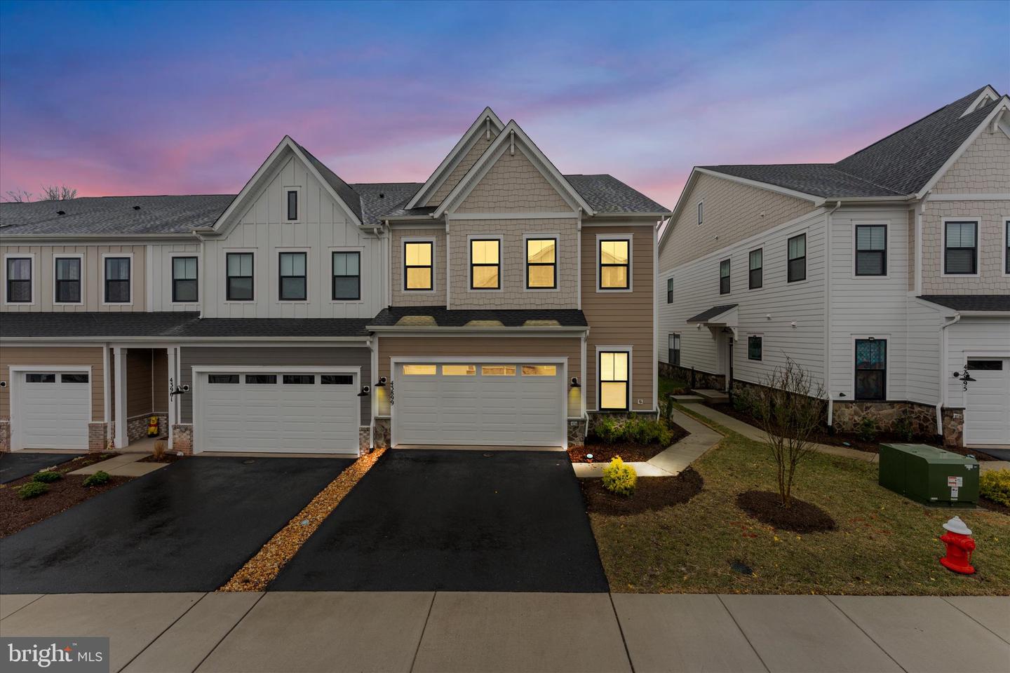 43899 SIREN SONG TER, LEESBURG, Virginia 20176, 3 Bedrooms Bedrooms, ,3 BathroomsBathrooms,Residential,For sale,43899 SIREN SONG TER,VALO2089988 MLS # VALO2089988
