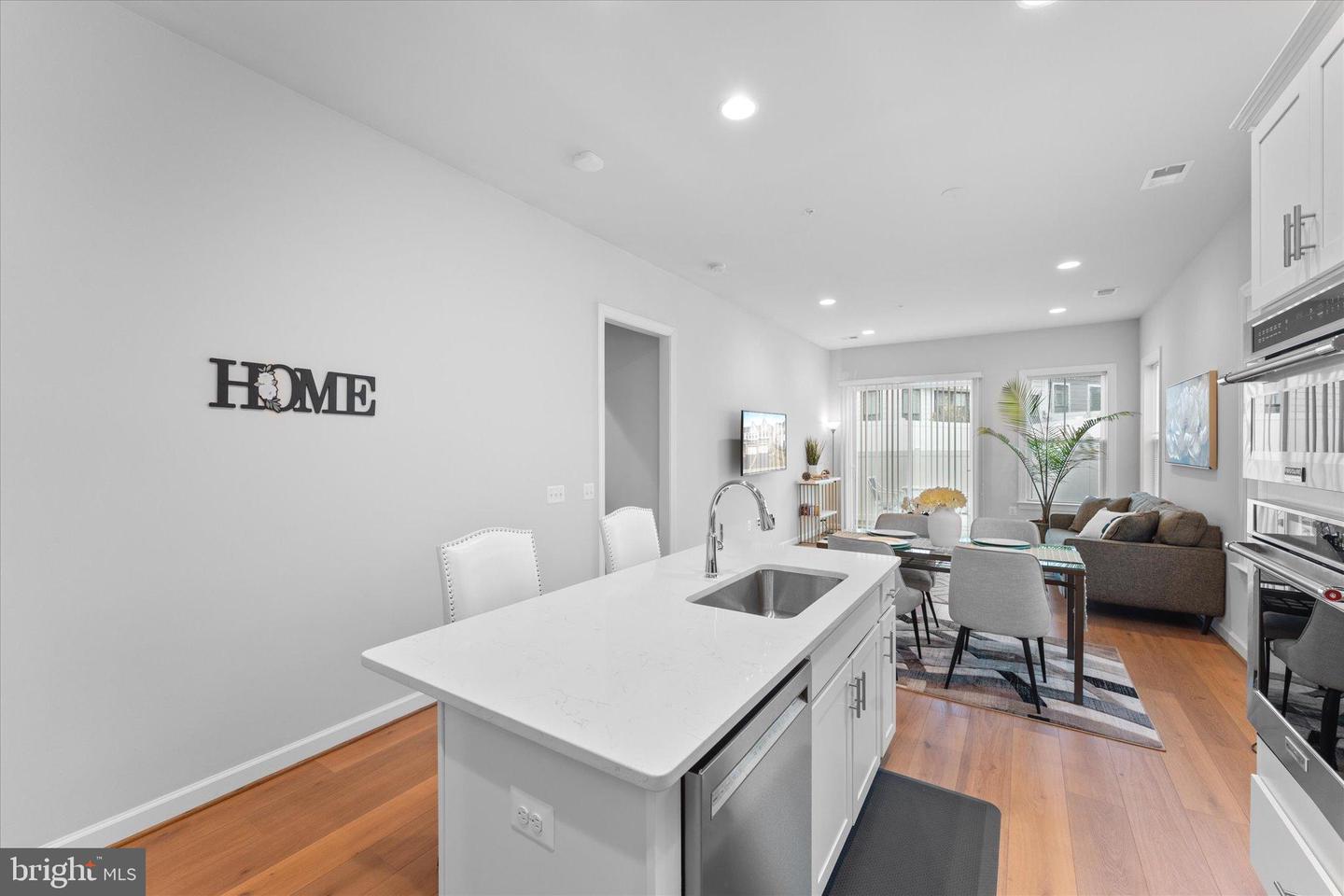 43899 SIREN SONG TER, LEESBURG, Virginia 20176, 3 Bedrooms Bedrooms, ,3 BathroomsBathrooms,Residential,For sale,43899 SIREN SONG TER,VALO2089988 MLS # VALO2089988